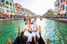 Количество иностранных туристов, прибывших во Вьетнама, достигло почти 4,6 миллиона человек