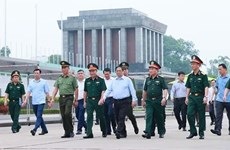 Премьер-министр проинспектировал техническое обслуживание мавзолея президента Хо Ши Мина