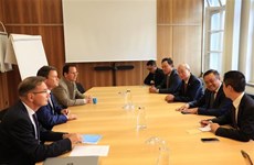Ханойская делегация посетила Швейцарию с рабочим визитом