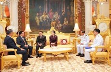 Председатель НС Вьетнама встретился с Королем Таиланда