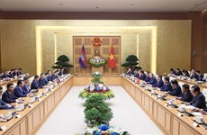 Премьер-министры Вьетнама и Камбоджи обсудили меры по укреплению двусторонних связей