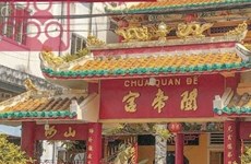 	Культурная и религиозная красота обычая поклонения Куан Тхань Де Куану