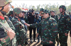 Премьер-министр принял участие в учениях с боевой стрельбой 12-го армейского корпуса