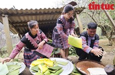 Рисовые лепёшки «бань-зай»–незаменимое блюдо на традиционном празднике Тет народности монг