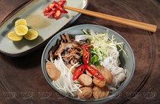 Приежжайте в Ханой и насладитесь вегетарианским супом фо