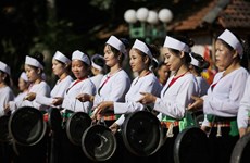 Сохранение красоты традиционного женского наряда этнического меньшинства мыонг