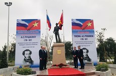 Установлен памятник А.С. Пушкину в Ханое