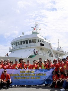 Особое путешествие вьетнамского флага: возвращение из кругосветного путешествия обратно на Чыонгша
