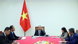 Премьер-министры Вьетнама и Франции обсуждают борьбу с COVID-19 и развитие сотрудничества