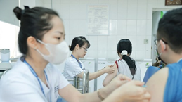 Миллионы детей во Вьетнаме в течение 40 лет были защищены вакцинацией