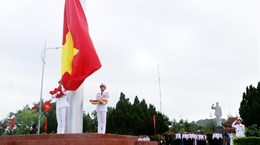 На острове Кото поднят национальный флаг в ознаменование визита покойного Хо Ши Мина
