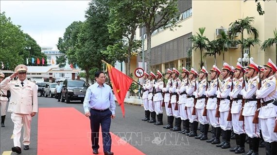 Премьер-министр Фам Минь Тьинь посещает провинцию Даклак