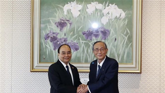 Президент Нгуен Суан Фук имел встречу со спикером Палаты представителей Японии