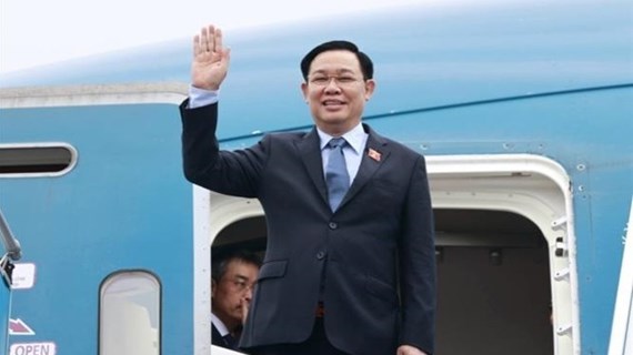 Председатель НС Выонг Динь Хюэ отбывает с визитом в Австралию и Новую Зеландию