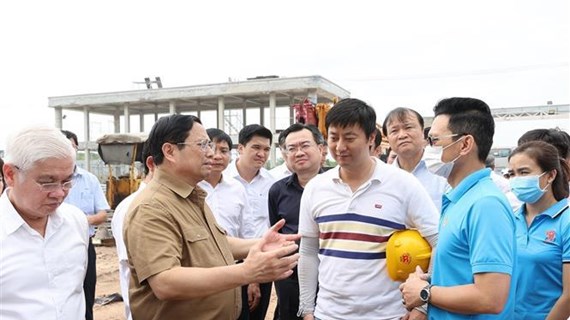 Премьер-министр призвал Биньзыонга ускорить ключевые инфраструктурные проекты