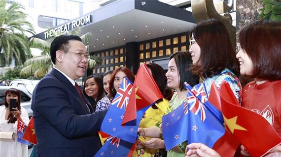 Председатель НС Выонг Динь Хюэ прибыл в Окленд, начав свой официальный визит в Новую Зеландию