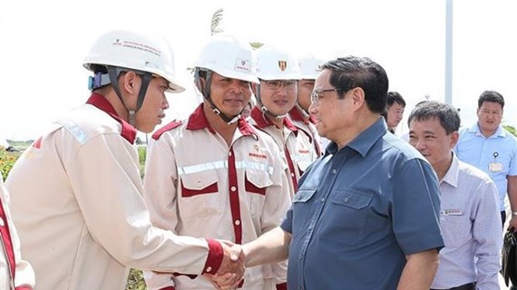 Премьер-министр Фам Минь Тьинь проинспектировал важные инфраструктурные проекты в Бакльеу