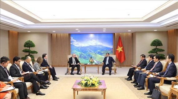 Премьер-министр Фам Минь Тьинь принимает делегацию Делового совета США-АСЕАН и бизнеса США