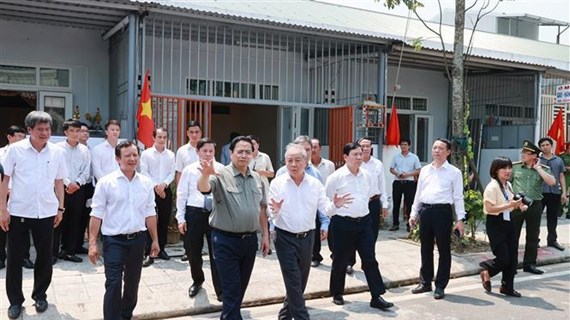 Премьер-министр посещает и инспектирует процесс строительства проектов в провинции Тхыатхьен-Хюэ