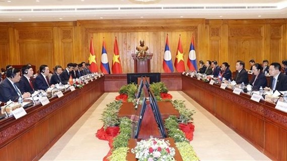 Председатель Нацсобрания Вьетнама провел переговоры с лаосским коллегой 