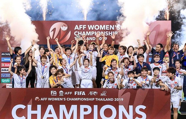 Вьетнам выграл на женском чемпионате AFF hinh anh 1