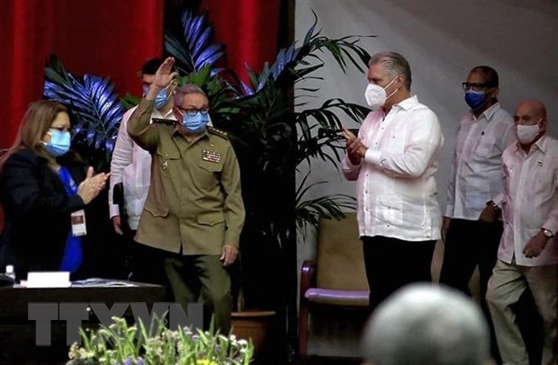 Поздравление по случаю восьмого съезда Коммунистическои партии Кубы hinh anh 1