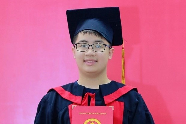 Юныи математическии самородок Вьетнама удостоен национальнои премии юных талантов hinh anh 1