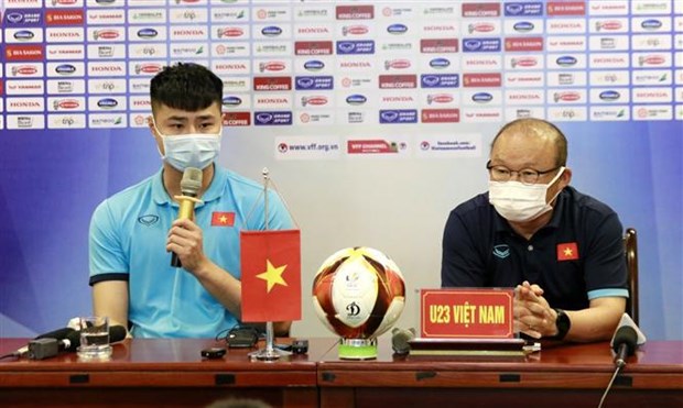 Тренер: товарищескии матч Вьетнам - Корея проверяет игроков перед SEA Games 31 hinh anh 2