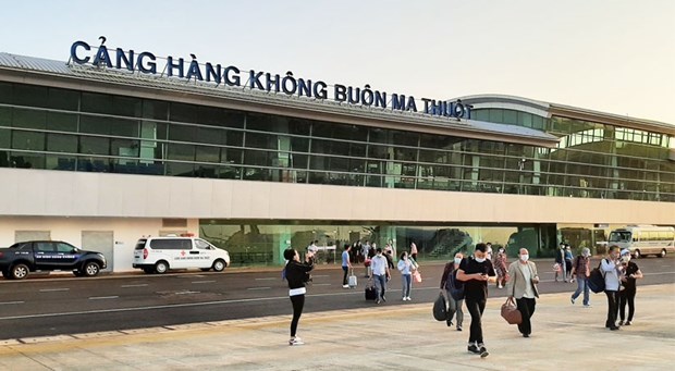 Приоритет отдается развитию воздушного и железнодорожного транспорта в раионе Центрального нагорья hinh anh 2