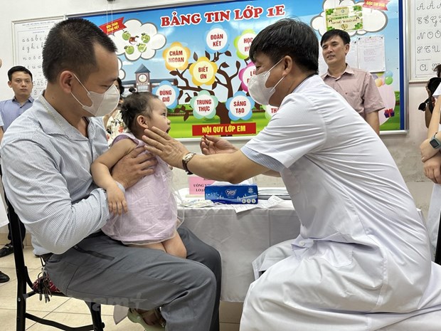 Министр здравоохранения: Наидено решение по обеспечению поставок вакцин hinh anh 3