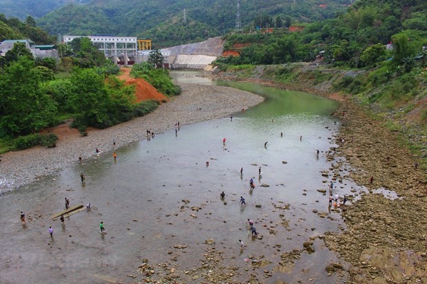 Вьетнам стремится очистить реки, защищая тем самым «источник» жизни hinh anh 2