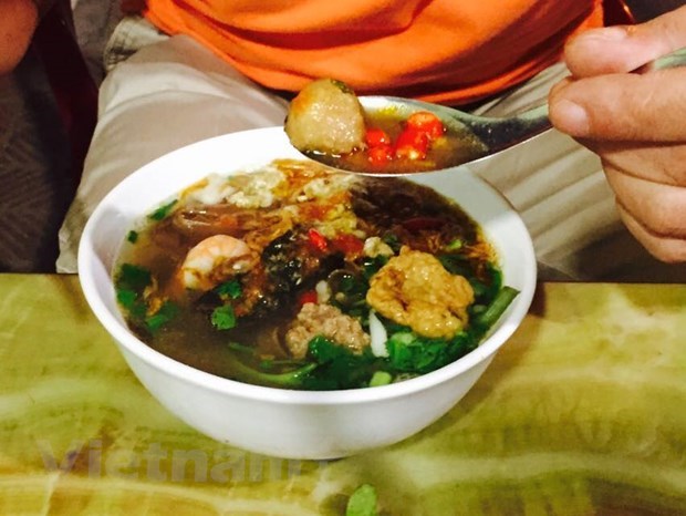 TasteAtlas: Хаифонская крабовая лапша «баньда-куа» – самыи вкусныи суп в мире hinh anh 3