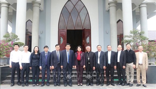 Руководители Партии и Государства поздравили католиков с Рождеством hinh anh 1