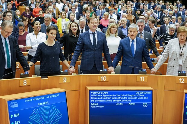 Европарламент одобрил соглашение о выходе Великобритании из ЕС hinh anh 1