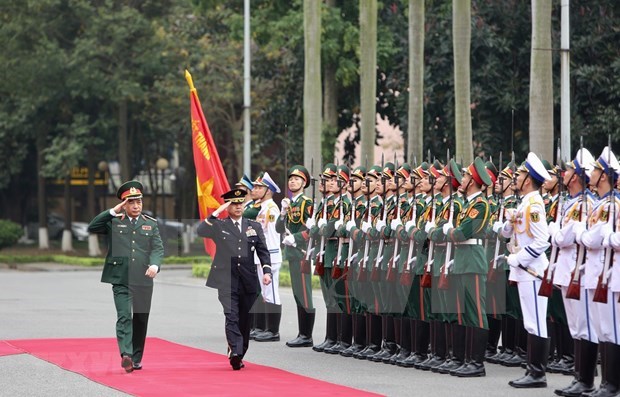 Высокопоставленныи офицер Сил самообороны Японии посетил Вьетнам hinh anh 1