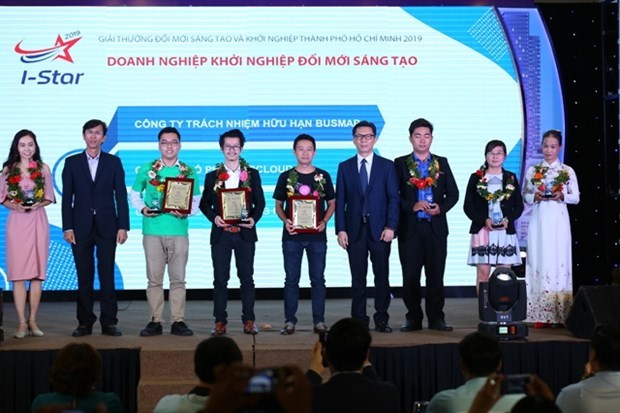 Вручены награды города Хошимина за инновации hinh anh 1