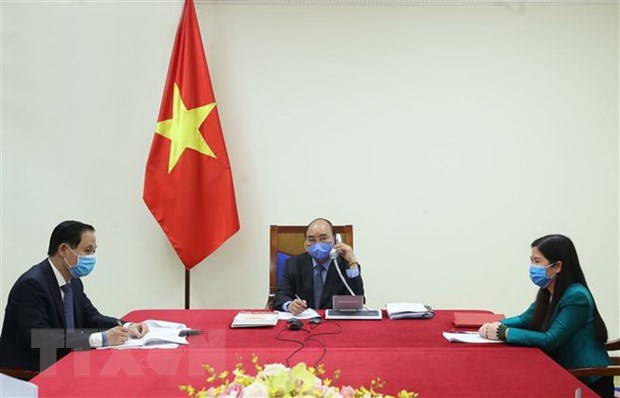 Лидеры Вьетнама и Южнои Кореи провели телефонные переговоры о профилактике и борьбе с COVID-19 hinh anh 1