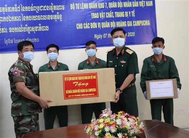 Военныи округ №7 поставит медицинское оборудование камбоджиискои армии hinh anh 1