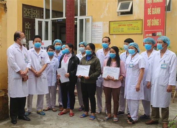 Три последних пациента с COVID-19 в провинции Ханам выздоровели hinh anh 1