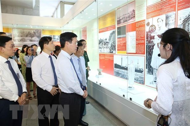 Выставка о Президенте Хо Ши Мине открывается в Ханое hinh anh 1