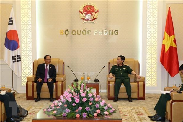 Министр обороны Вьетнама принял дипломата РК hinh anh 1