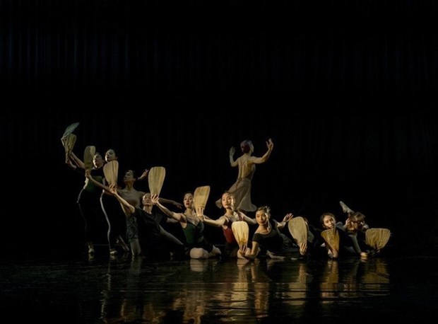 Балетная постановка шедевра “Киеу” вьетнамскими артистами hinh anh 1