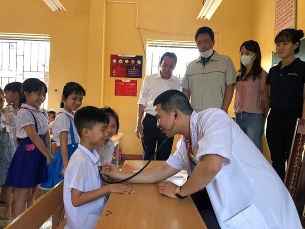 Почти 13.000 детеи прошли обследование на врожденные пороки сердца в провинции Виньфук hinh anh 1