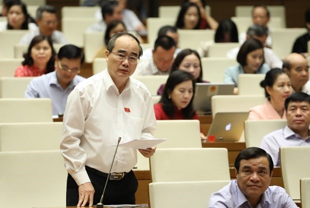 Депутаты призывают к осторожности при открытии границ для иностранных партнеров hinh anh 1