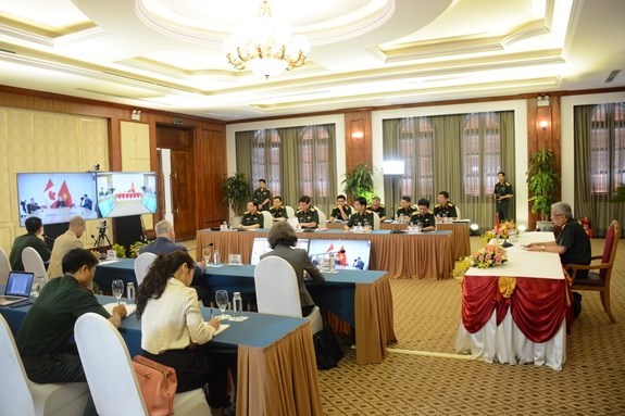 Вьетнам расширяет оборонное сотрудничество с Канадои и Австралиеи hinh anh 2