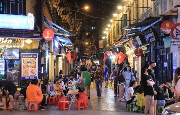 Эксперты: ожидается, что ночная экономика активизирует туризм в Ханое hinh anh 1