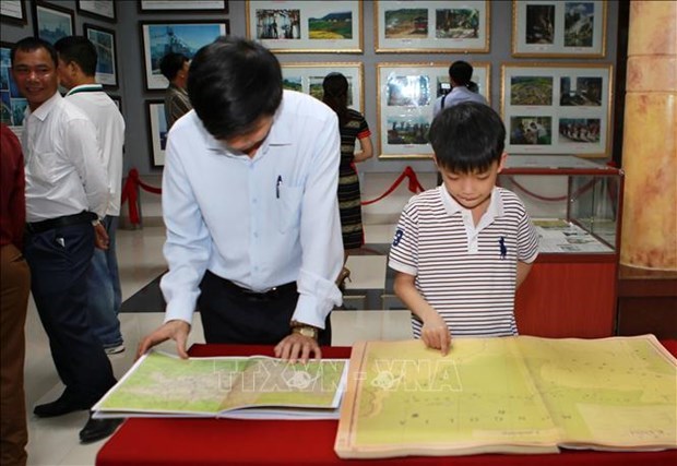 Выставка “Куангчи” демонстрирует суверенитет Вьетнама над Хоангша и Чыонгша hinh anh 1