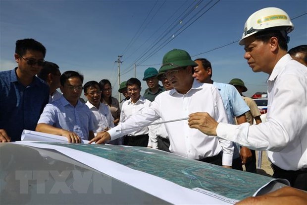 Заместитель премьер-министра проинспектировал расчистку территории для проекта скоростнои автомагистрали Кабо-Маишон hinh anh 1