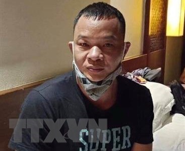 Китаец арестован за незаконныи ввоз иностранцев во Вьетнам hinh anh 1