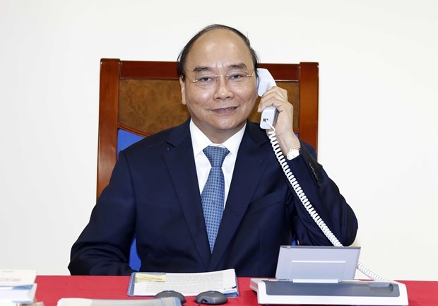 Премьер-министр провел телефонные переговоры с президентом ЕС hinh anh 1